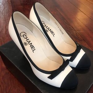 Vintage Chanel Pumps